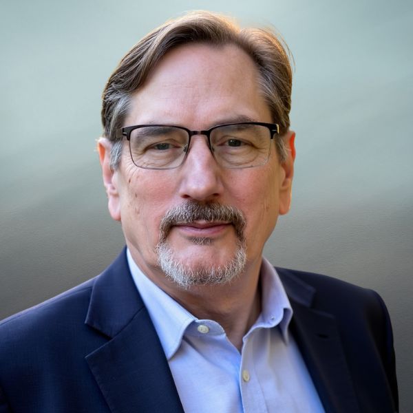 Duncan Elder bio pic-web